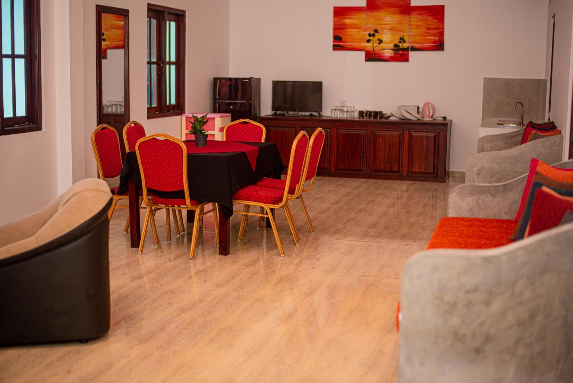 Sundowners Guesthouse Hikkaduwa Esterno foto